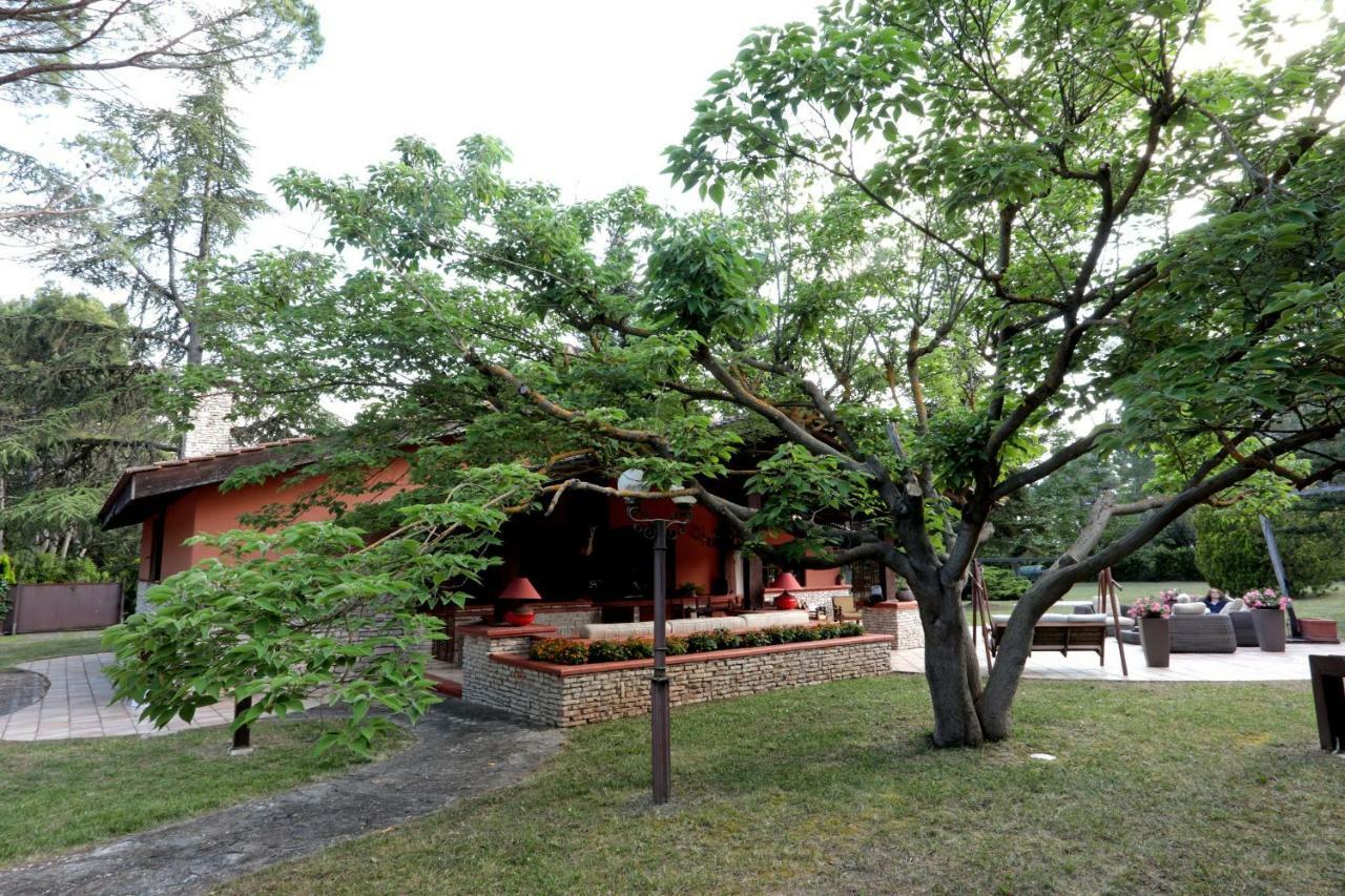 I Lari Castel Del Monte Bed & Breakfast กาสเตล เดล มอนเต ภายนอก รูปภาพ
