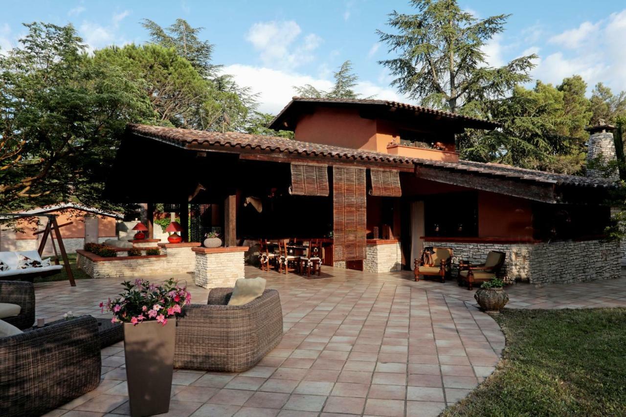 I Lari Castel Del Monte Bed & Breakfast กาสเตล เดล มอนเต ภายนอก รูปภาพ