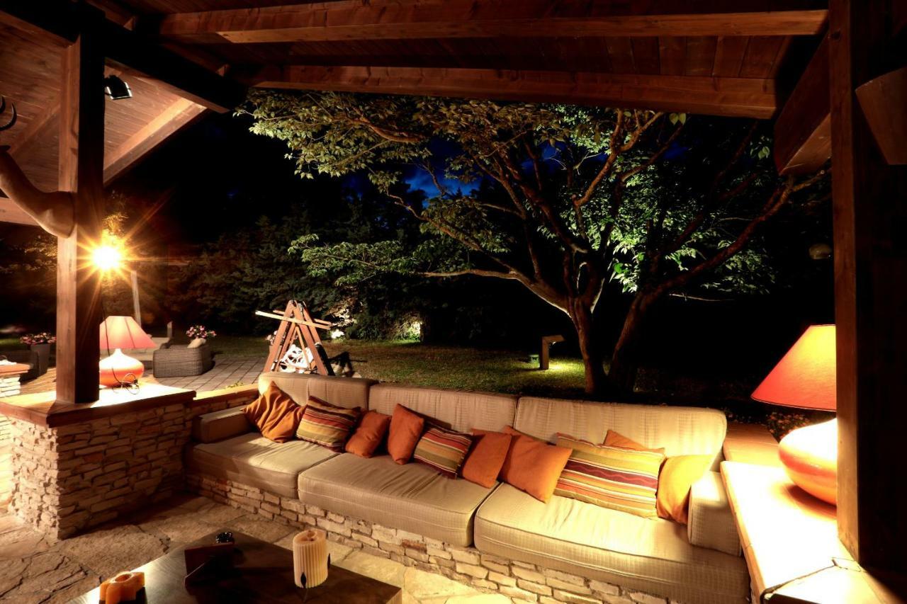 I Lari Castel Del Monte Bed & Breakfast กาสเตล เดล มอนเต ภายนอก รูปภาพ